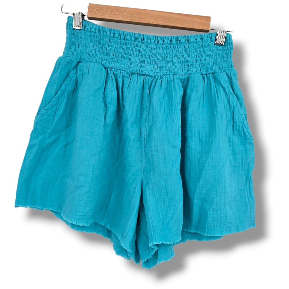 New Mododoc Womens Belize Blue Smocked Gauze Shorts Raw Hem Size Medium
